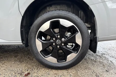 PF75AWJ Volkswagen Transporter 2.0 TDI 110 Commerce Pro Van Thumbnail #11