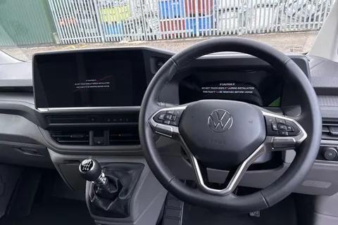 PF75AWJ Volkswagen Transporter 2.0 TDI 110 Commerce Pro Van Thumbnail #17