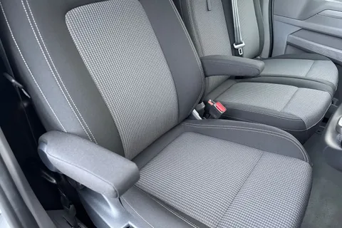 PF75AWJ Volkswagen Transporter 2.0 TDI 110 Commerce Pro Van Thumbnail #35