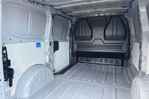 PF75AWJ Volkswagen Transporter 2.0 TDI 110 Commerce Pro Van Thumbnail #39