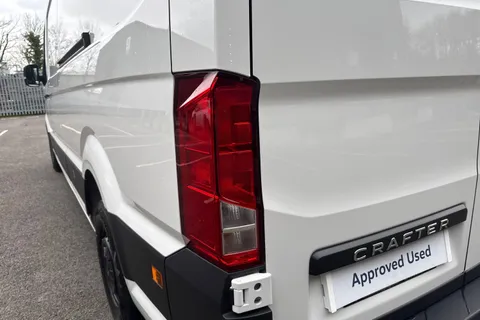 PJ75VBP Volkswagen Crafter CR35 Panel van Commerce LWB 140 PS 2.0 TDI 8sp Automatic FWD Thumbnail #7