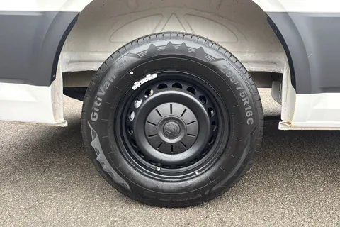 PJ75VBP Volkswagen Crafter CR35 Panel van Commerce LWB 140 PS 2.0 TDI 8sp Automatic FWD Thumbnail #10