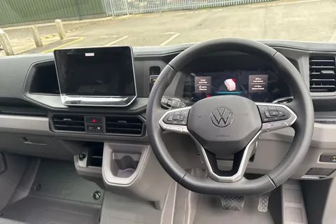 PJ75VBP Volkswagen Crafter CR35 Panel van Commerce LWB 140 PS 2.0 TDI 8sp Automatic FWD Thumbnail #17