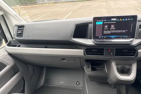 PJ75VBP Volkswagen Crafter CR35 Panel van Commerce LWB 140 PS 2.0 TDI 8sp Automatic FWD Thumbnail #19