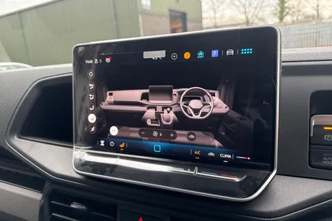 PJ75VBP Volkswagen Crafter CR35 Panel van Commerce LWB 140 PS 2.0 TDI 8sp Automatic FWD Thumbnail #21