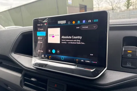 PJ75VBP Volkswagen Crafter CR35 Panel van Commerce LWB 140 PS 2.0 TDI 8sp Automatic FWD Thumbnail #30