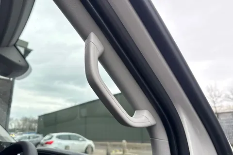 PJ75VBP Volkswagen Crafter CR35 Panel van Commerce LWB 140 PS 2.0 TDI 8sp Automatic FWD Thumbnail #34