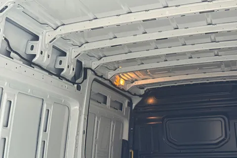 PJ75VBP Volkswagen Crafter CR35 Panel van Commerce LWB 140 PS 2.0 TDI 8sp Automatic FWD Thumbnail #39