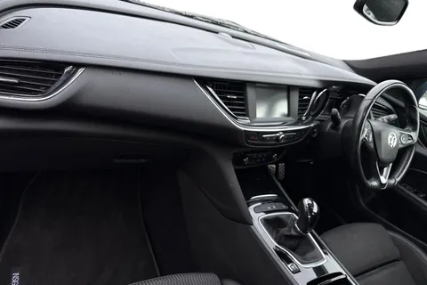 DU68UZV Vauxhall Insignia 2.0 Turbo D BlueInjection SRi VX Line Nav Grand Sport Euro 6 (s/s) 5dr Thumbnail #8