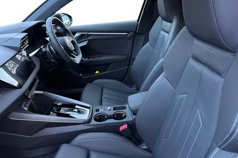 DC25XFY Audi A3 Black Edition 35 TFSI  150 PS S tronic Thumbnail #17