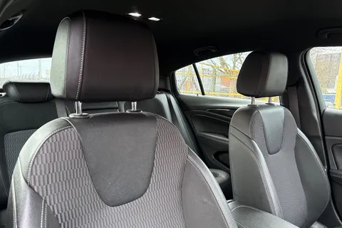 DU68UZV Vauxhall Insignia 2.0 Turbo D BlueInjection SRi VX Line Nav Grand Sport Euro 6 (s/s) 5dr Thumbnail #20