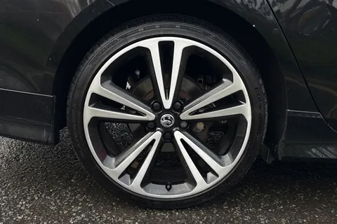 DU68UZV Vauxhall Insignia 2.0 Turbo D BlueInjection SRi VX Line Nav Grand Sport Euro 6 (s/s) 5dr Thumbnail #22