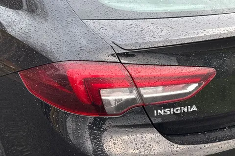 DU68UZV Vauxhall Insignia 2.0 Turbo D BlueInjection SRi VX Line Nav Grand Sport Euro 6 (s/s) 5dr Thumbnail #25