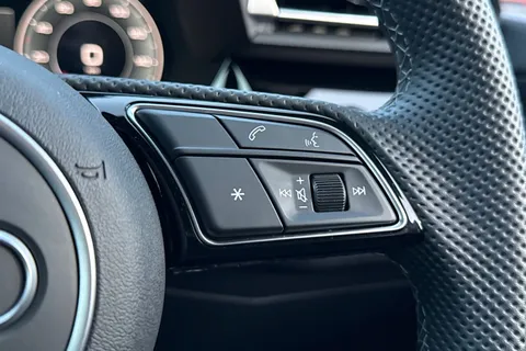 DC25XFY Audi A3 Black Edition 35 TFSI  150 PS S tronic Thumbnail #26