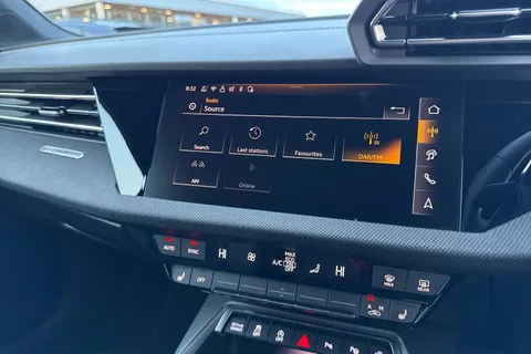 DC25XFY Audi A3 Black Edition 35 TFSI  150 PS S tronic Thumbnail #32