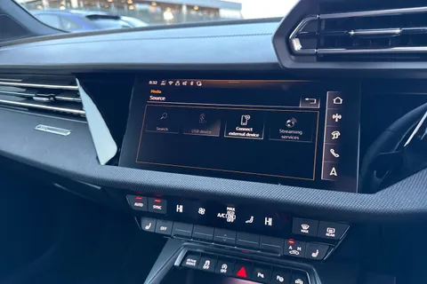 DC25XFY Audi A3 Black Edition 35 TFSI  150 PS S tronic Thumbnail #34