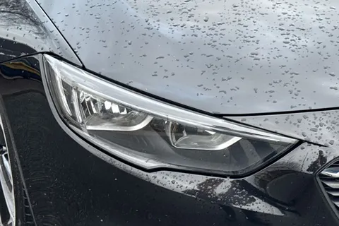 DU68UZV Vauxhall Insignia 2.0 Turbo D BlueInjection SRi VX Line Nav Grand Sport Euro 6 (s/s) 5dr Thumbnail #35