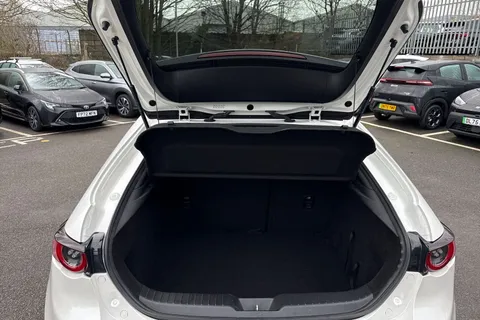 LS21YBL Mazda Mazda3 2.0 e-SKYACTIV-X MHEV GT Sport Tech Euro 6 (s/s) 5dr Thumbnail #9