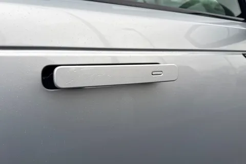 29 of 45 for Land Rover Range Rover Velar 2.0 D200 Dynamic SE 5dr