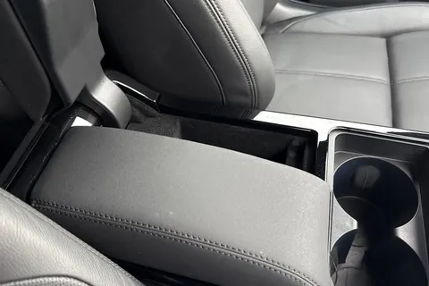 42 of 45 for Land Rover Range Rover Velar 2.0 D200 Dynamic SE 5dr