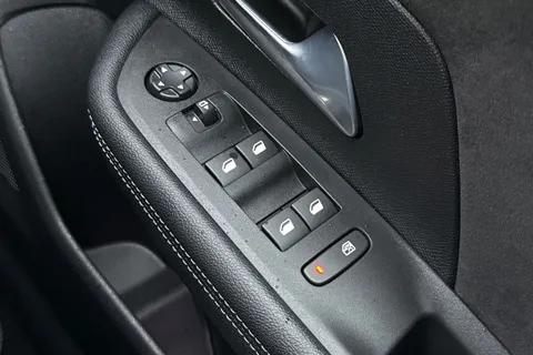 NU72YLG Vauxhall Mokka 1.2 Turbo Ultimate Auto Euro 6 (s/s) 5dr Thumbnail #21