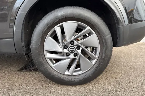 EF72XNT Nissan Qashqai 1.3 DIG-T MHEV Acenta Premium XTRON Euro 6 (s/s) 5dr Thumbnail #13