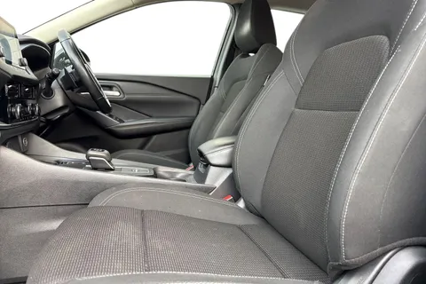 EF72XNT Nissan Qashqai 1.3 DIG-T MHEV Acenta Premium XTRON Euro 6 (s/s) 5dr Thumbnail #16