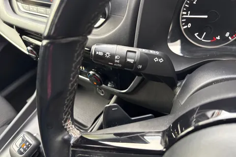 EF72XNT Nissan Qashqai 1.3 DIG-T MHEV Acenta Premium XTRON Euro 6 (s/s) 5dr Thumbnail #50