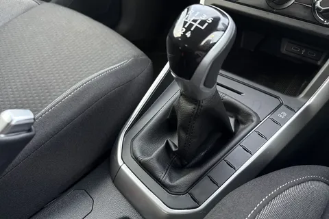 YN25ZLV Volkswagen Polo 1.0 TSI Match 5dr Thumbnail #31