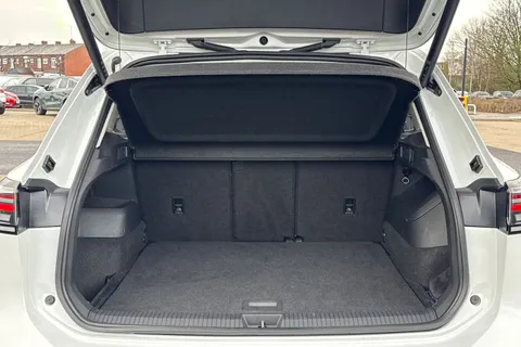 YR25ZBE Volkswagen Tiguan 1.5 eTSI 150 Elegance 5dr DSG Thumbnail #6