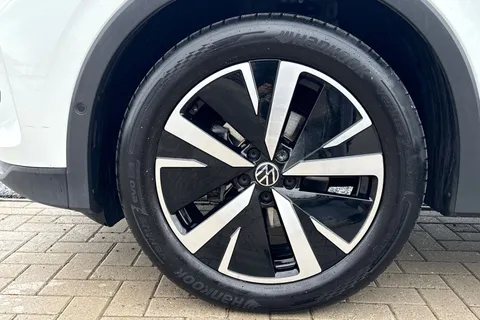 YR25ZBE Volkswagen Tiguan 1.5 eTSI 150 Elegance 5dr DSG Thumbnail #11