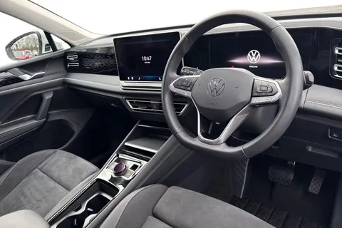 YR25ZBE Volkswagen Tiguan 1.5 eTSI 150 Elegance 5dr DSG Thumbnail #13