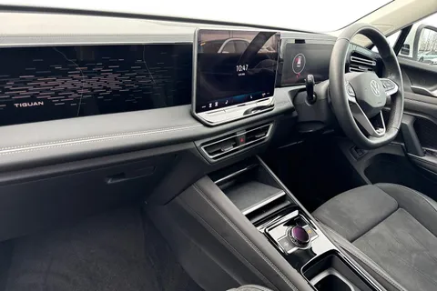 YR25ZBE Volkswagen Tiguan 1.5 eTSI 150 Elegance 5dr DSG Thumbnail #14