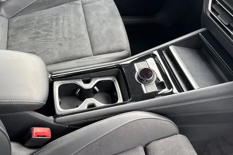 YR25ZBE Volkswagen Tiguan 1.5 eTSI 150 Elegance 5dr DSG Thumbnail #22