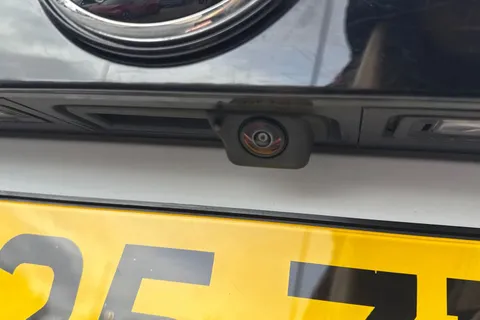 YR25ZBE Volkswagen Tiguan 1.5 eTSI 150 Elegance 5dr DSG Thumbnail #26