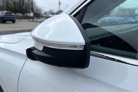 YR25ZBE Volkswagen Tiguan 1.5 eTSI 150 Elegance 5dr DSG Thumbnail #28