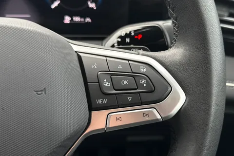 YR25ZBE Volkswagen Tiguan 1.5 eTSI 150 Elegance 5dr DSG Thumbnail #36