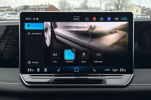 YR25ZBE Volkswagen Tiguan 1.5 eTSI 150 Elegance 5dr DSG Thumbnail #39