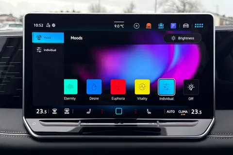 YR25ZBE Volkswagen Tiguan 1.5 eTSI 150 Elegance 5dr DSG Thumbnail #40