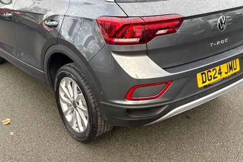 DG24JMU Volkswagen T-Roc 1.5 TSI Match 5dr | Rear Camera | App Connect Thumbnail #7