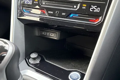 DG24JMU Volkswagen T-Roc 1.5 TSI Match 5dr | Rear Camera | App Connect Thumbnail #33