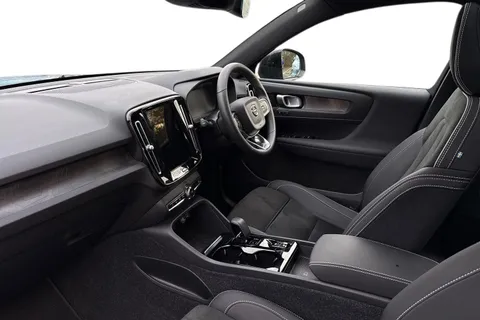 DX72LUL Volvo Xc40 1.5h T5 Recharge 10.7kWh Ultimate Dark Auto Euro 6 (s/s) 5dr Thumbnail #10