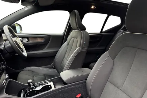 DX72LUL Volvo Xc40 1.5h T5 Recharge 10.7kWh Ultimate Dark Auto Euro 6 (s/s) 5dr Thumbnail #12