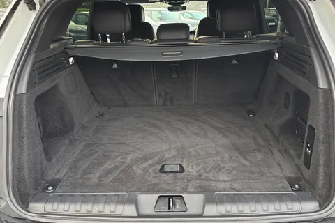 BD72GXT Land Rover Range Rover Sport 3.0 D300 Dynamic SE 5dr Thumbnail #12