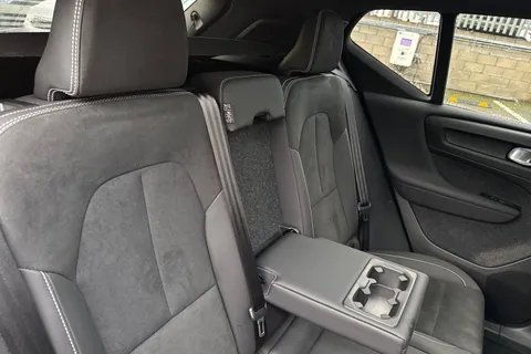 DX72LUL Volvo Xc40 1.5h T5 Recharge 10.7kWh Ultimate Dark Auto Euro 6 (s/s) 5dr Thumbnail #15