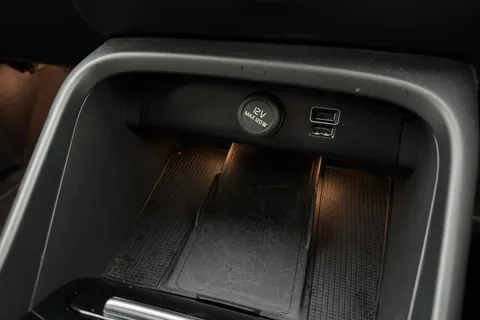 DX72LUL Volvo Xc40 1.5h T5 Recharge 10.7kWh Ultimate Dark Auto Euro 6 (s/s) 5dr Thumbnail #33