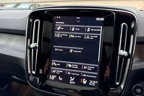 DX72LUL Volvo Xc40 1.5h T5 Recharge 10.7kWh Ultimate Dark Auto Euro 6 (s/s) 5dr Thumbnail #38