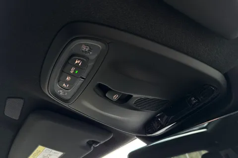 DX72LUL Volvo Xc40 1.5h T5 Recharge 10.7kWh Ultimate Dark Auto Euro 6 (s/s) 5dr Thumbnail #49