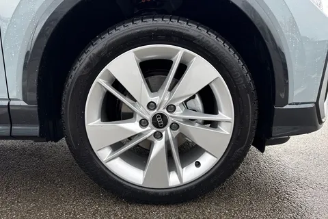 Audi Q2 1.5 TFSI CoD 35 S line S Tronic Euro 6 (s/s) 5dr Thumbnail #10