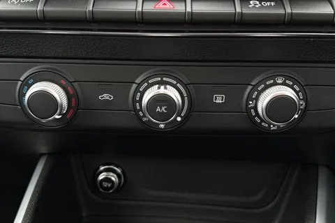 Audi Q2 1.5 TFSI CoD 35 S line S Tronic Euro 6 (s/s) 5dr Thumbnail #22